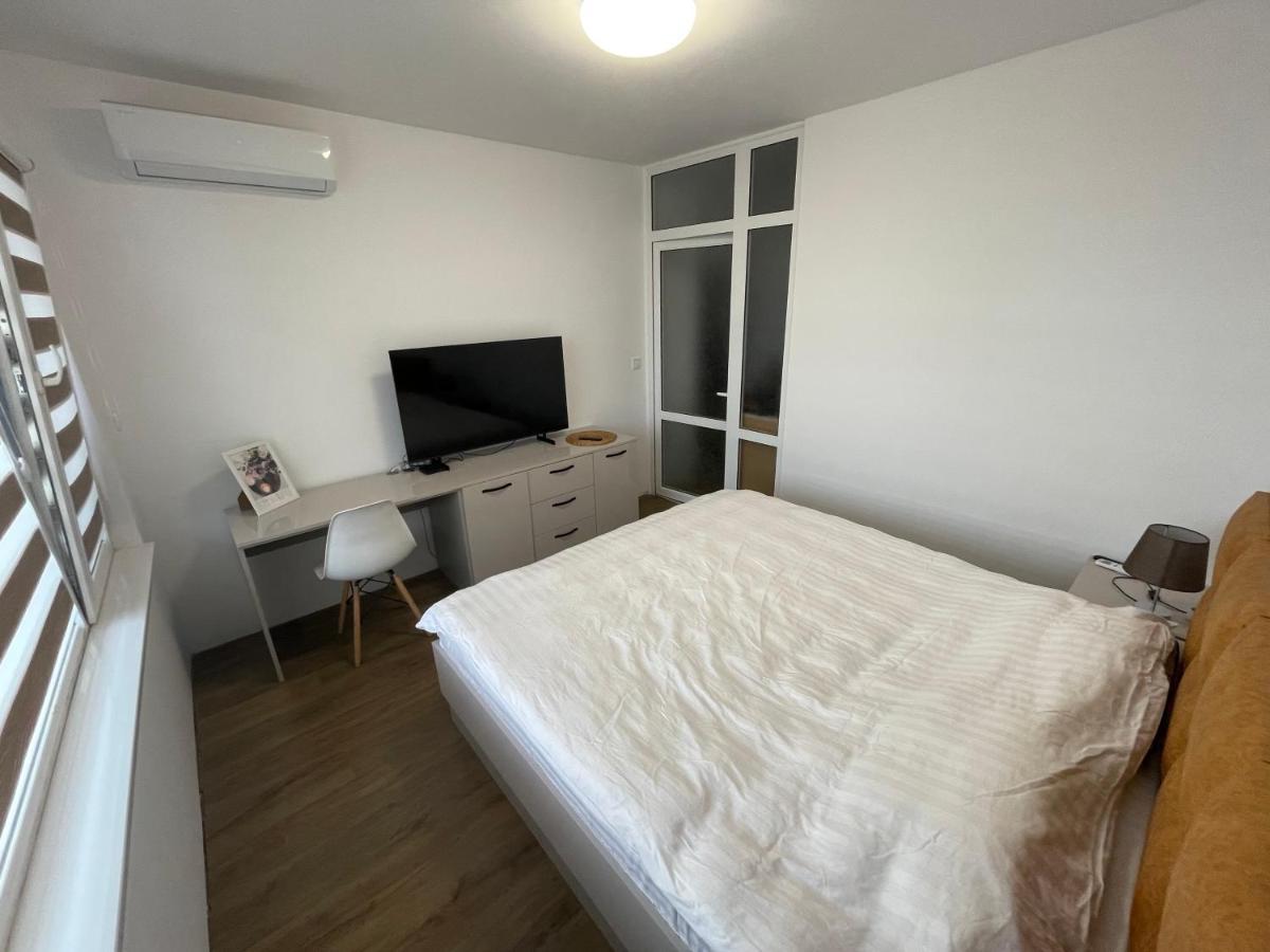 Dety'S Apartment Burgas Extérieur photo